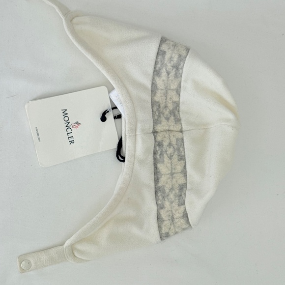 Monocle baby hat. - Picture 6 of 6